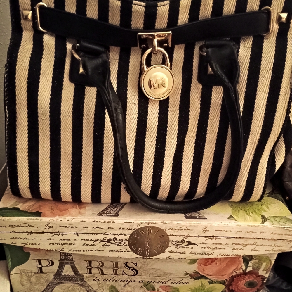 Michael Kors Collection Black and Cream Shoulder Bag with Gold Accent